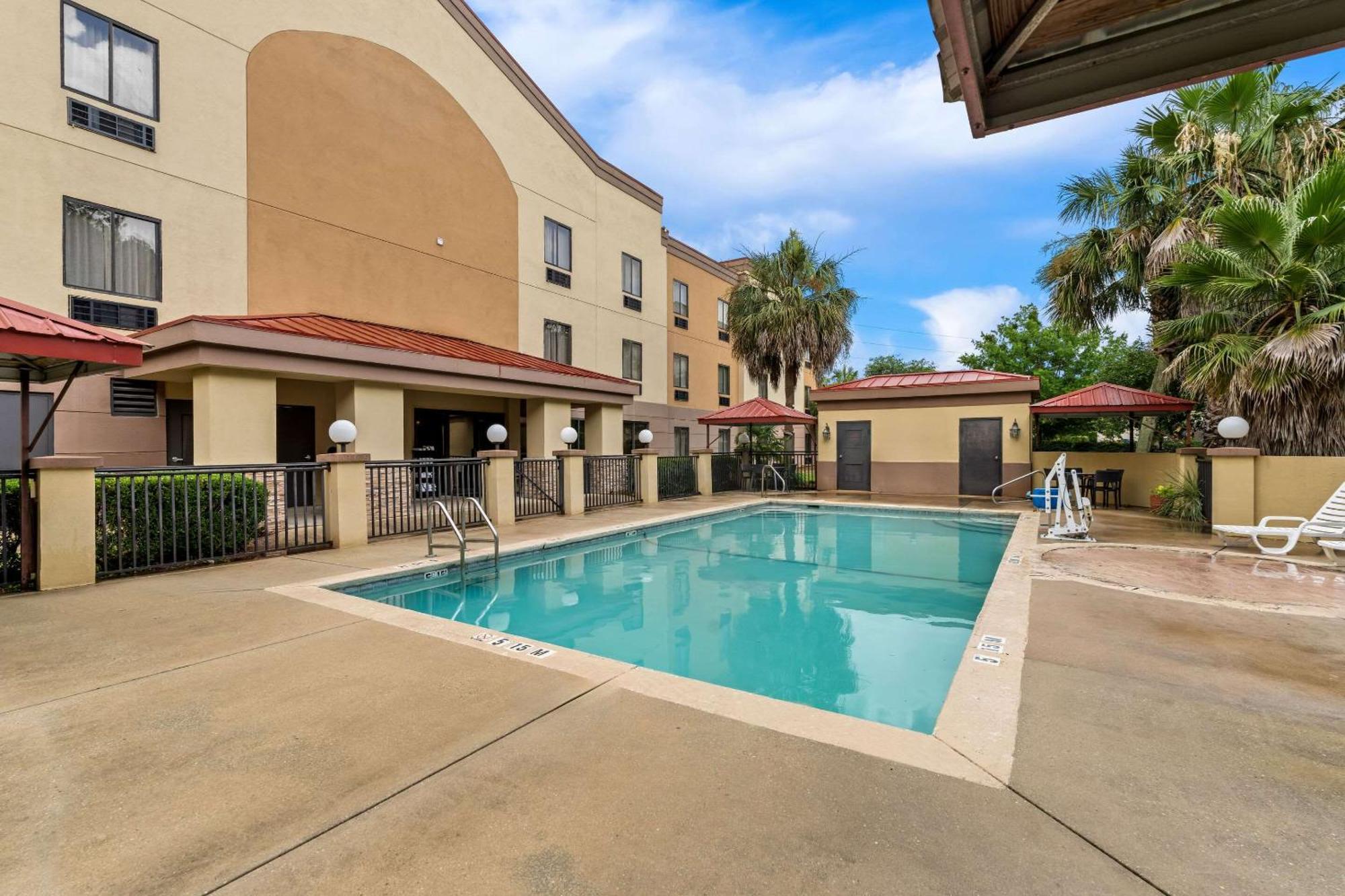 Comfort Suites Mobile East Bay Дафне Экстерьер фото